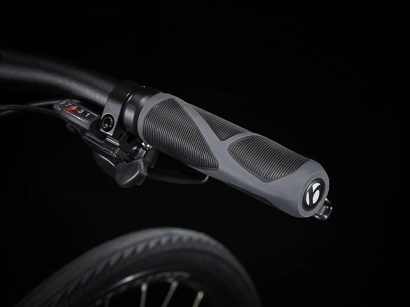 TREK トレック FX 2 DISC Quicksilver  クロスバイク