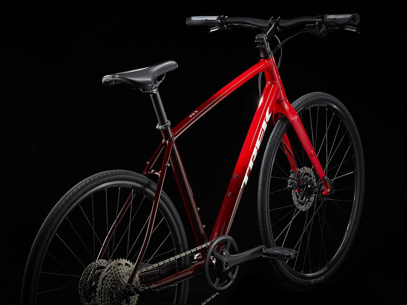 TREK トレック FX 3 DISC Viper Red to Cobra Blood Fade  クロスバイク