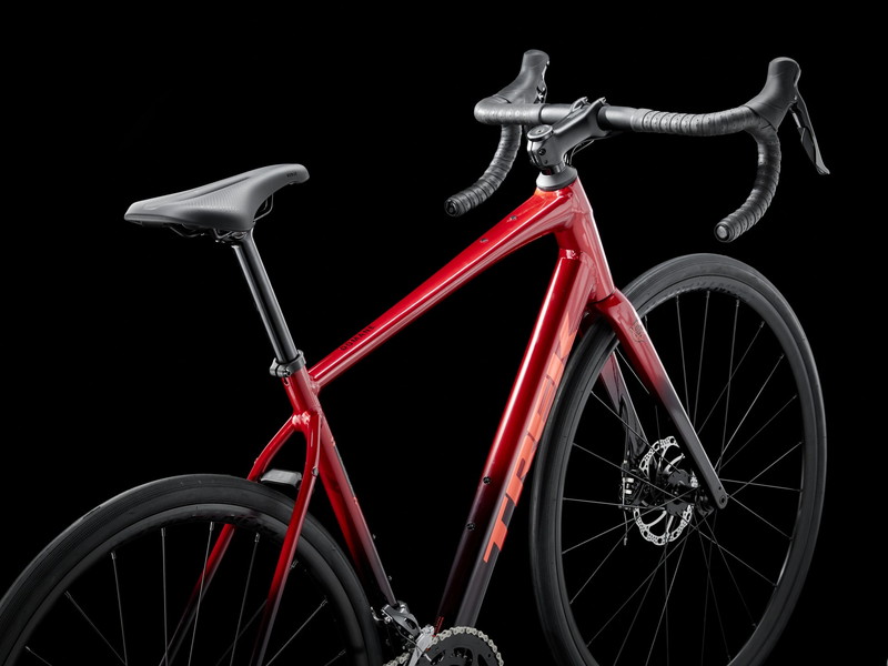 TREK トレック Domane ドマーネ AL 2 Gen 4 Crimson to Dark Carmine Fade