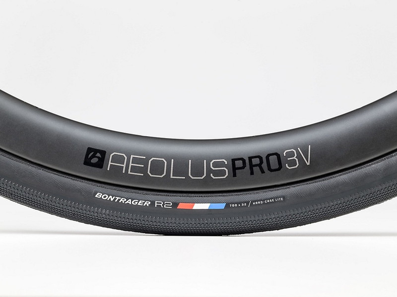 bontrager ボントレガー Tire Bontrager R2 Hard-Case Lite 700x28c