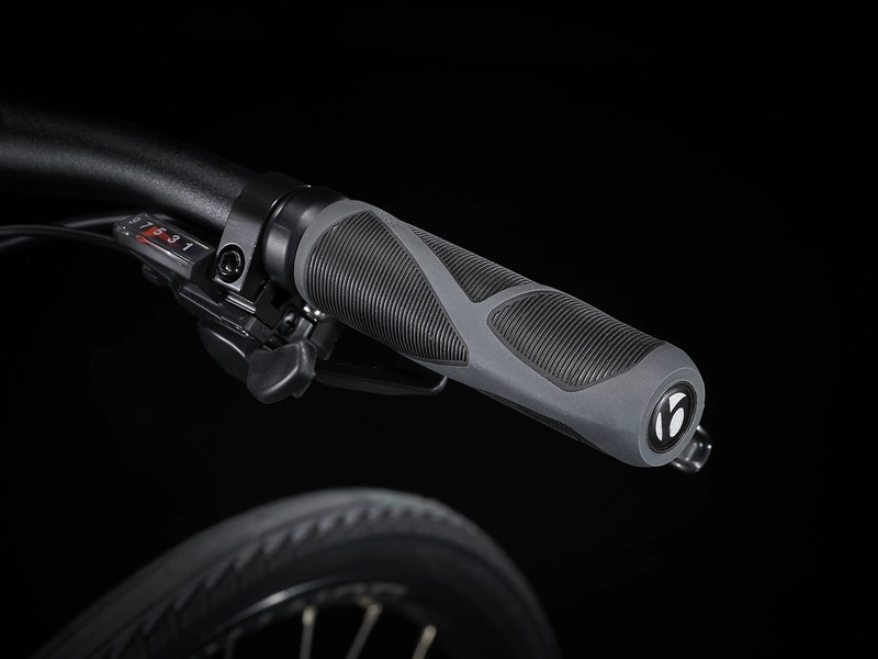 TREK トレック FX 2 DISC Satin Lithium Grey   クロスバイク