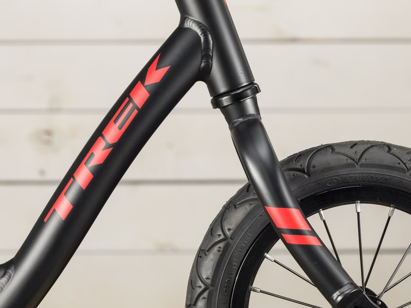 TREK トレック Kickster Matte Trek Black  キックバイク(キッズバイク)