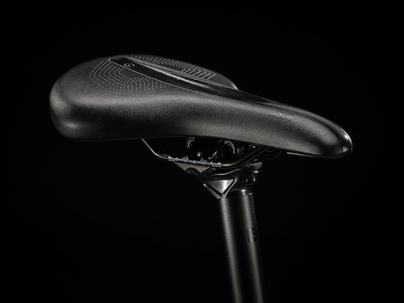 TREK トレック FX 3 DISC Matte Dnister Black   クロスバイク